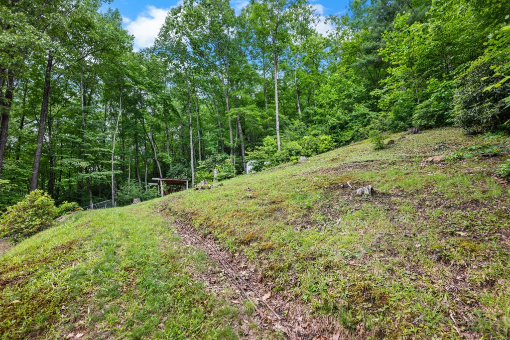 125 Round Mountain Road-060326-33
