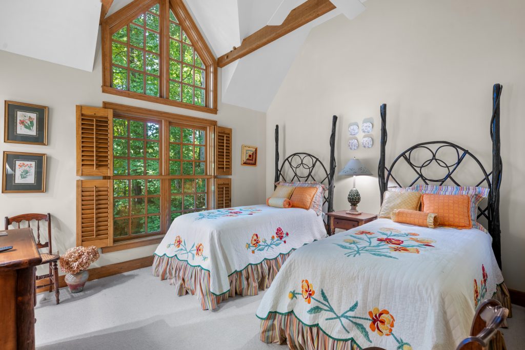 132 Red Bird Circle-081926-32