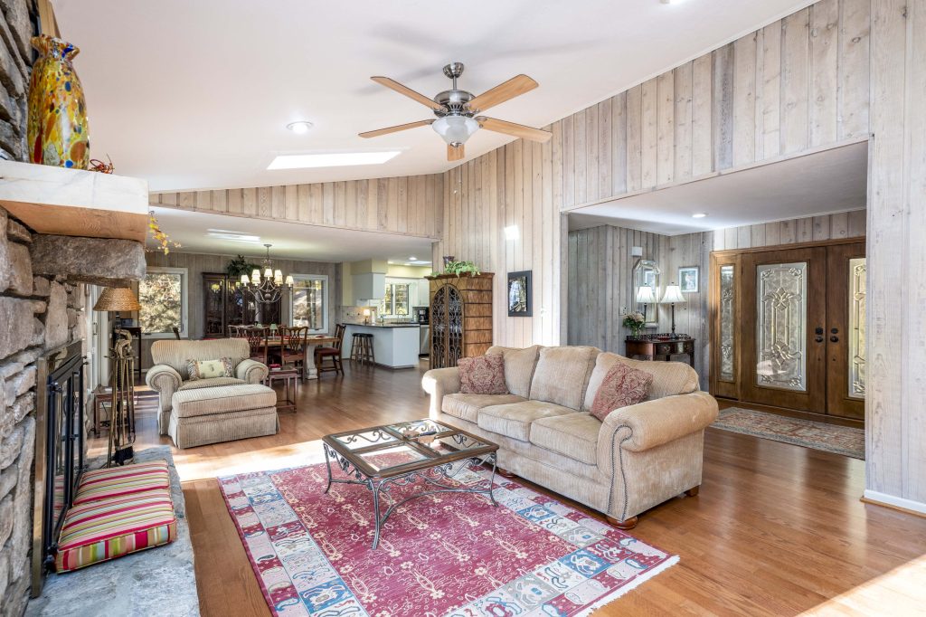 572 N Eastshore Drive-110325-06
