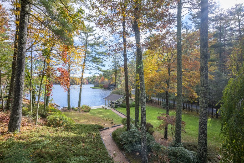 572 N Eastshore Drive-110325-19