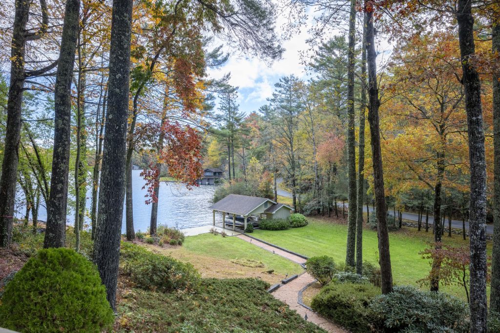 572 N Eastshore Drive-110325-32