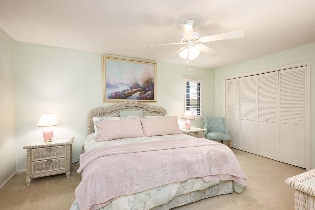 572 N Eastshore Drive-110325-34