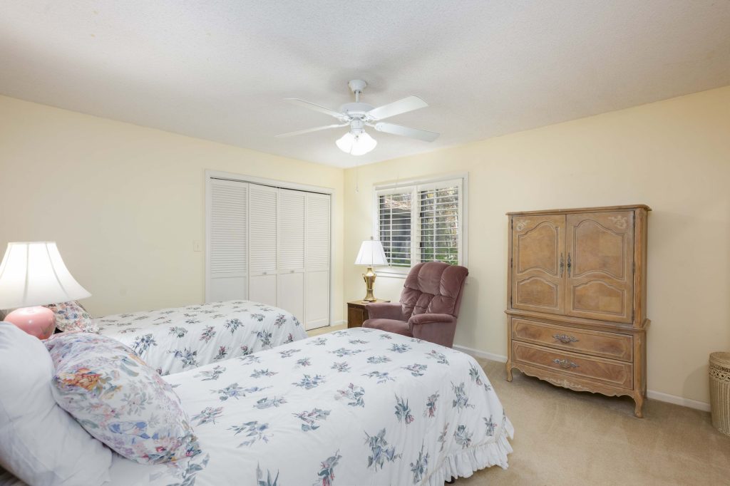 572 N Eastshore Drive-110325-39