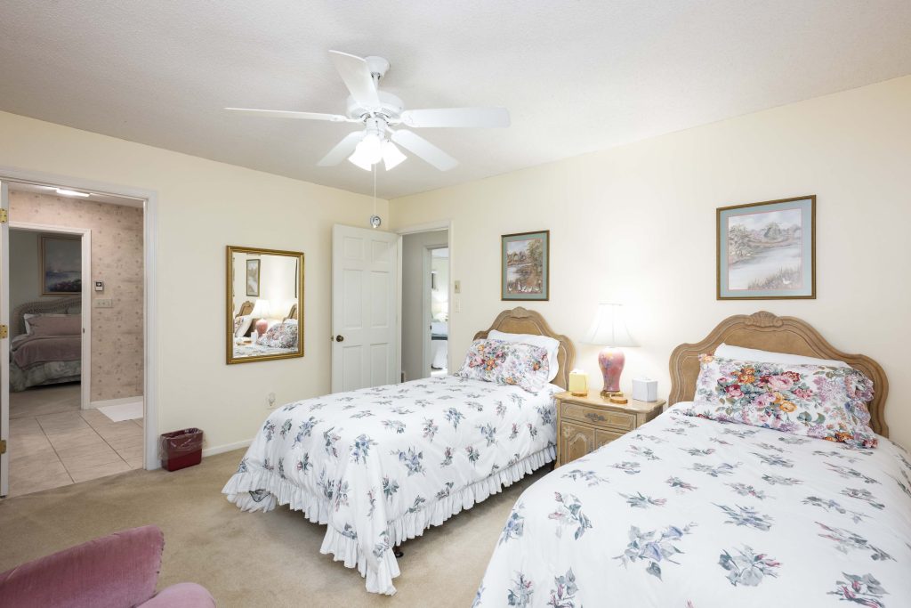 572 N Eastshore Drive-110325-41