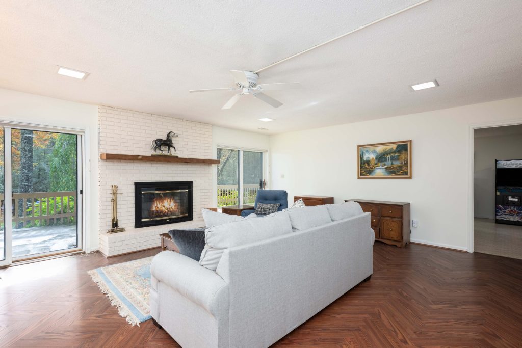 572 N Eastshore Drive-110325-45