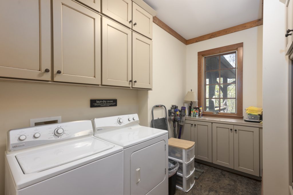 601 Hawk Mountain Road-042226-21