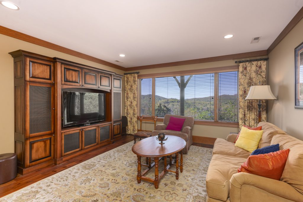 601 Hawk Mountain Road-042226-32