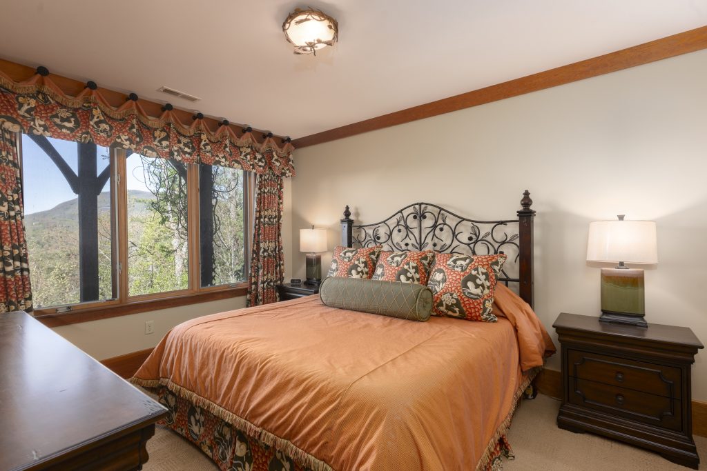 601 Hawk Mountain Road-042226-34