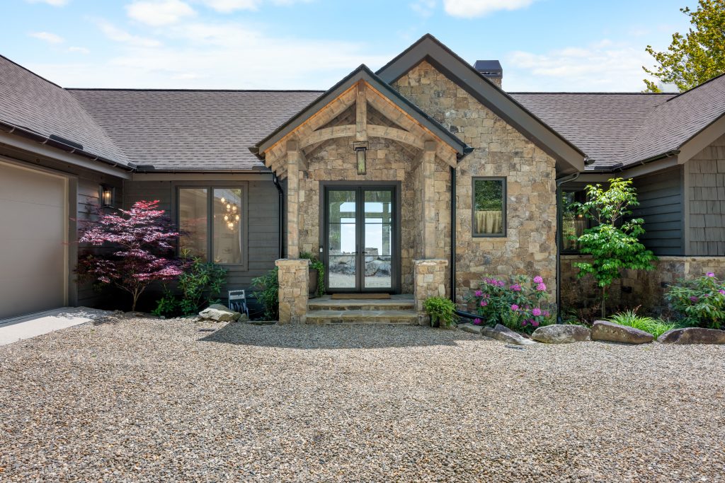 96 Moltz Court-050726-04