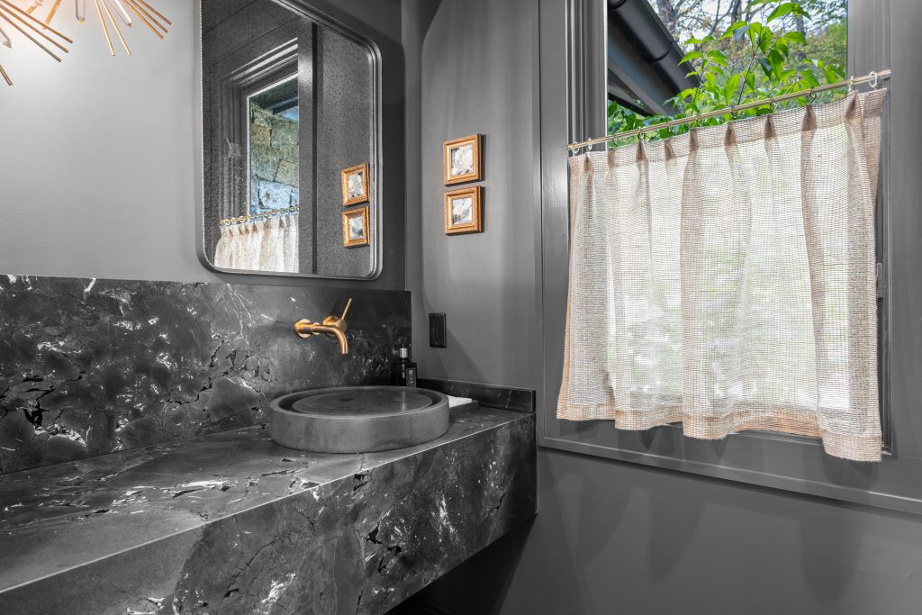 96 Moltz Court-050726-31