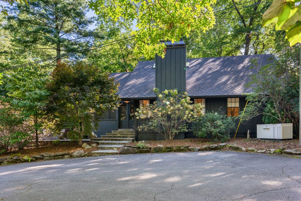 17 Club Cottages Way-100126-01