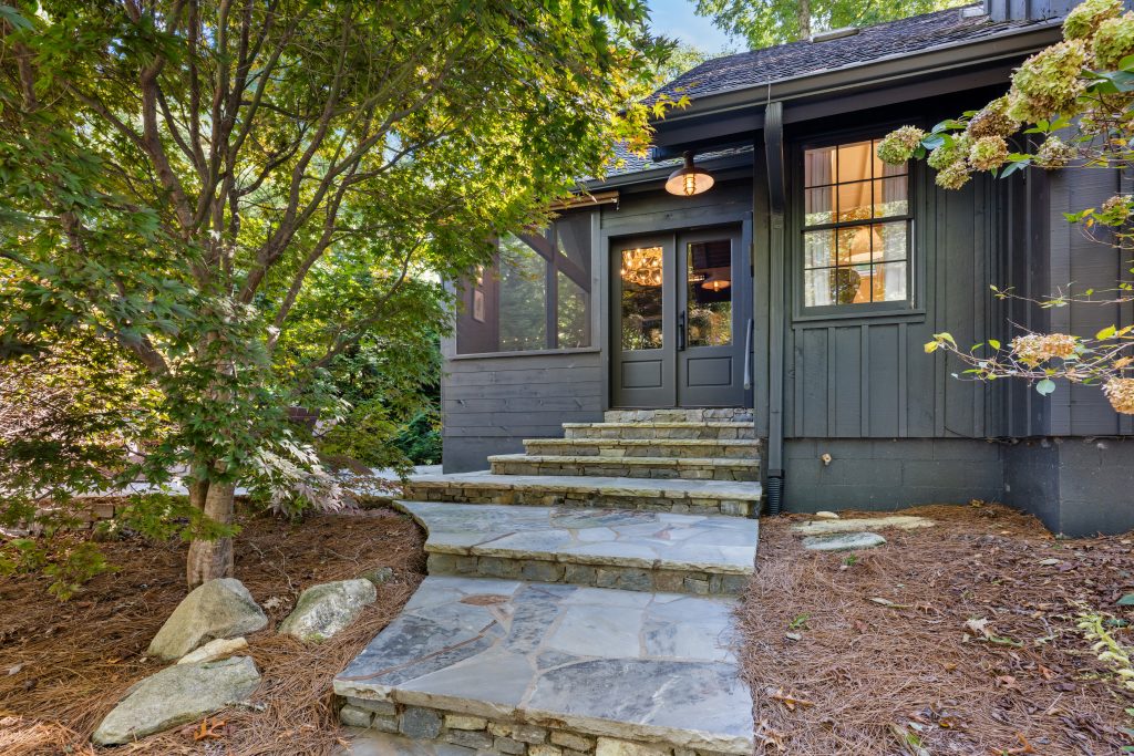 17 Club Cottages Way-100126-04