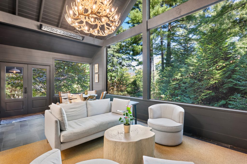 17 Club Cottages Way-100126-11