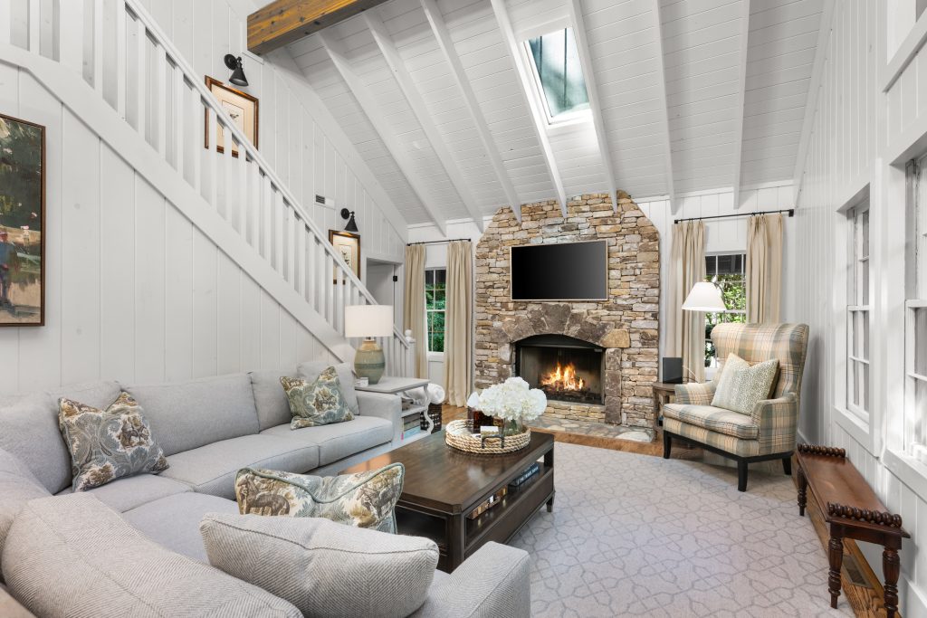 17 Club Cottages Way-100126-13