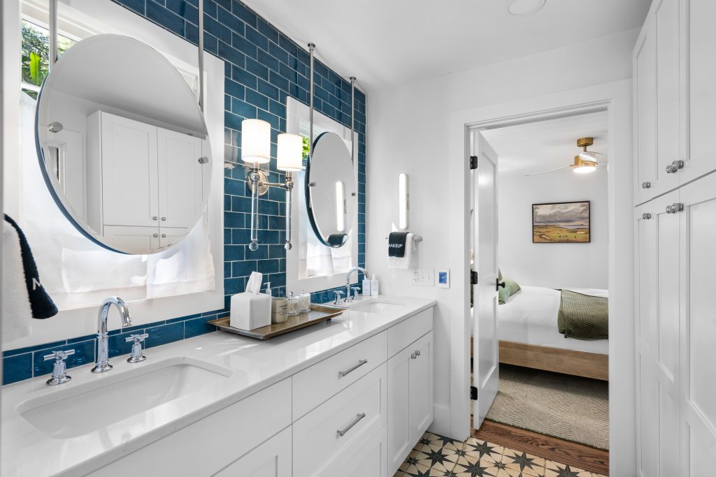 17 Club Cottages Way-100126-28