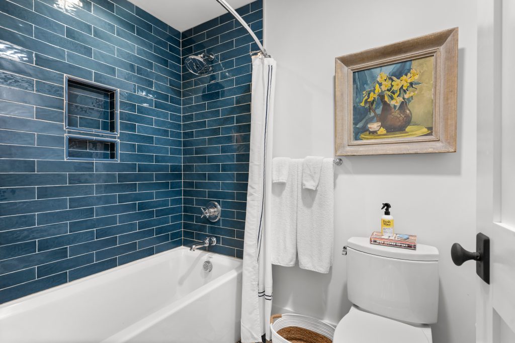 17 Club Cottages Way-100126-30